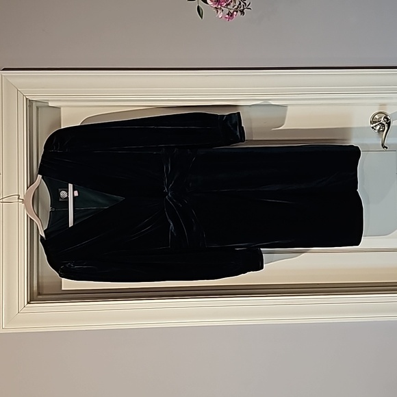 Velvet emerald green party dress - Picture 2 of 5